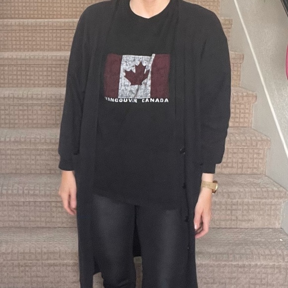 Vintage Vancouver Canada British Columbia black unisex oversized T-shirt - Picture 4 of 5